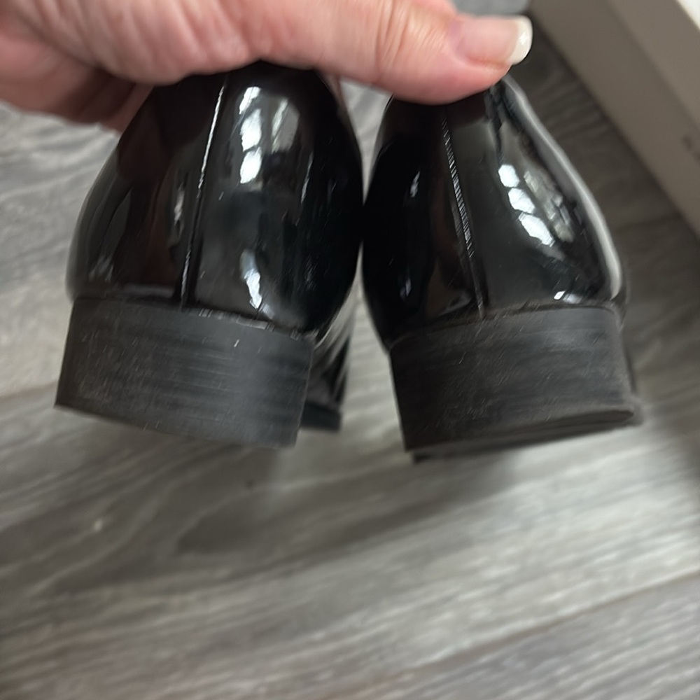 Elegant Black Tassel Loafers for Women - Picture 3 of 6